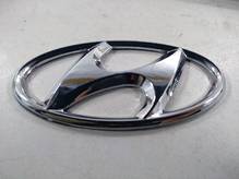 Эмблема Hyundai Хюндай ХРОМ пластик (ВАЖНО ИЗМЕРИТЬ! Габариты: 53х105мм малая) на двухстороннем скотче 17653
